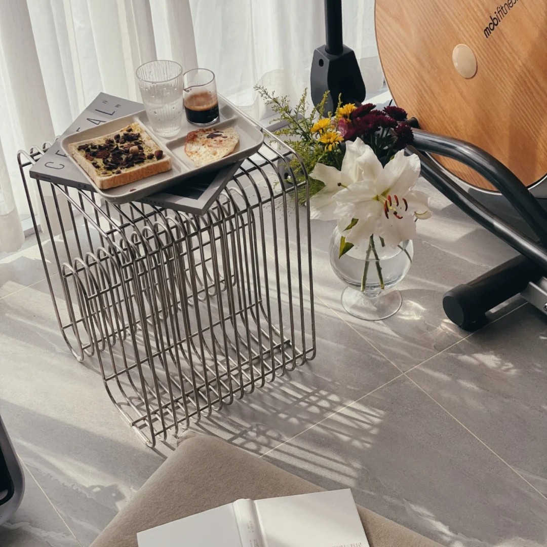 Prosty stojak na gazety i ksią – Lighting And Decor Magazine recenzja i cena